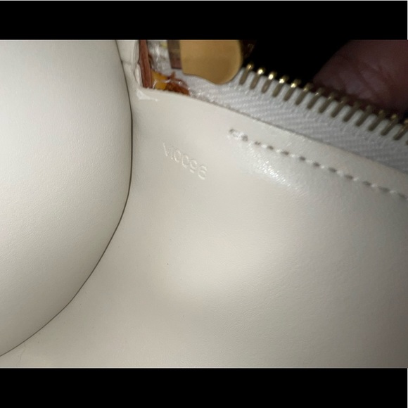 Louis Vuitton Bedford Monogram Vernis - Picture 11 of 12